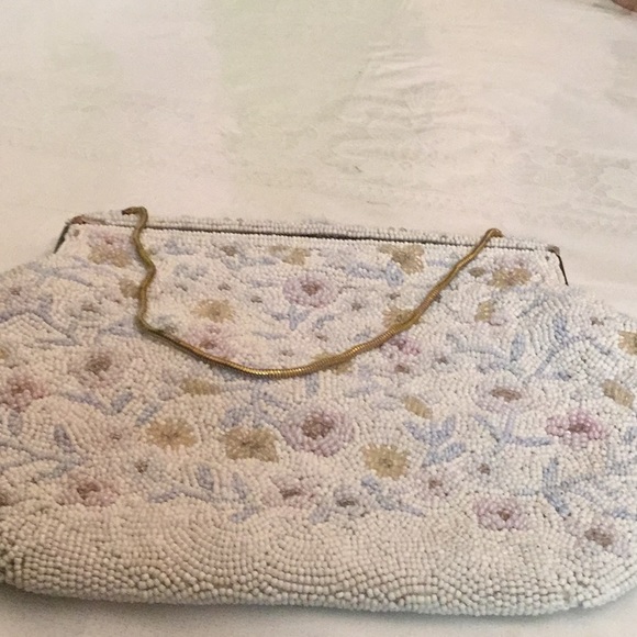 Gorgeous vintage beaded bag -floral pattern - Picture 6 of 8